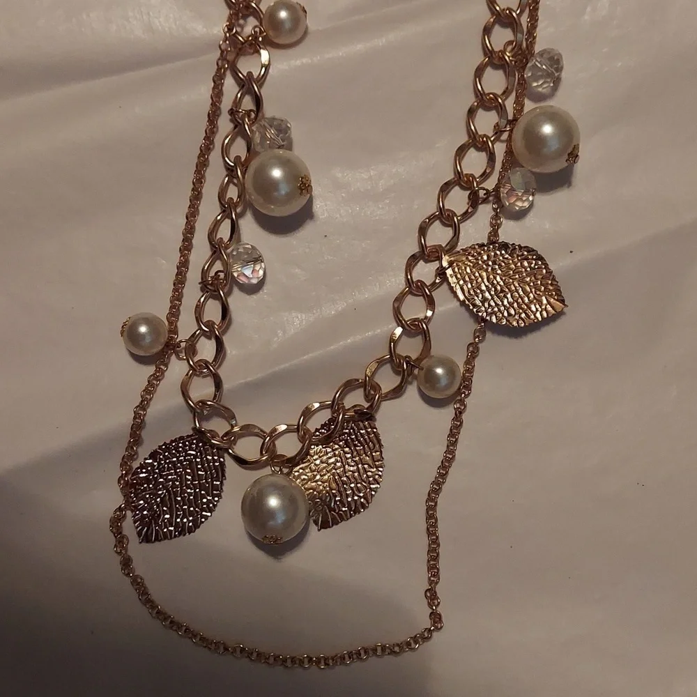 Gold Costume Jewelry with gold leaves and faux pearls - Picture 2 of 3